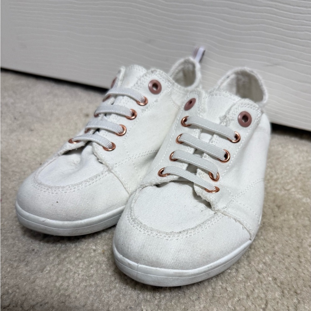 Vionic White Canvas Slip-On Sneakers with Rose Gold Eyelets - Picture 2 of 4